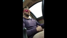 Str8 pink men play in the car again