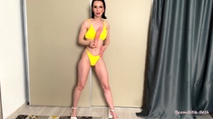 Amateur brunette ariana marie solo toying