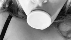 Amateur webcam toying wet pussy