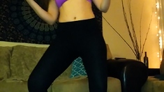 Amateur Webcam Cute Teen Plays Solo with Big Dildo