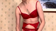 Cumshot amateur MILF suck and jerks dude in the bedroom