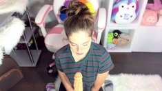 Webcam fun mature brunette with toys cum on cam
