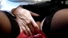 Amateur preggo hoe toys her pussy close up in fetish solo