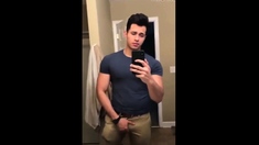 Beau Mec: Big Cock Muscle Stud On Cam