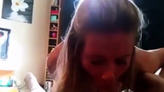 Sexy Norsk Jente Gir Ham En Blowjob