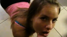 Amber Blank Gets Facial From Huzzy
