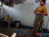 Aunty change saree
