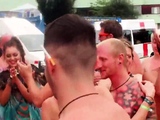 Nude bei Festival